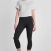 Balance Compression Leggings mit hoher Taille und verkürztem Bein Balance Compression Leggings mit hoher Taille und verkürztem Bein