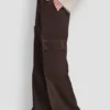 Cargohose mit hoher Leibhöhe, weitem Bein und Satin Cargohose mit hoher Leibhöhe, weitem Bein und Satin