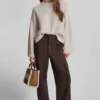 Cargohose mit hoher Leibhöhe, weitem Bein und Satin Cargohose mit hoher Leibhöhe, weitem Bein und Satin