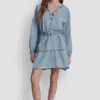 Denim-Kleid mit Gürtel und V-Ausschnitt Denim-Kleid mit Gürtel und V-Ausschnitt