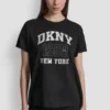 DKNY 1989 Logo-T-Shirt mit Strassnieten DKNY 1989 Logo-T-Shirt mit Strassnieten