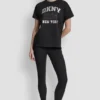 DKNY 1989 Logo-T-Shirt mit Strassnieten DKNY 1989 Logo-T-Shirt mit Strassnieten