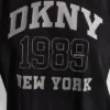 DKNY 1989 Logo-T-Shirt mit Strassnieten DKNY 1989 Logo-T-Shirt mit Strassnieten