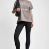 DKNY 1989 Logo-T-Shirt mit Strassnieten DKNY 1989 Logo-T-Shirt mit Strassnieten