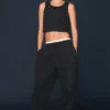 DKNY X Yankees mit Verzierungen bearbeitete Trainingshose DKNY X Yankees mit Verzierungen bearbeitete Trainingshose
