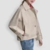 Einreihiger kurzer Trenchcoat im Military-Stil Einreihiger kurzer Trenchcoat im Military-Stil