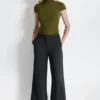 Extra hoch geschnittene Hose mit weitem Bein Extra hoch geschnittene Hose mit weitem Bein