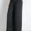 Extra hoch geschnittene Hose mit weitem Bein Extra hoch geschnittene Hose mit weitem Bein