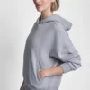 Fleece-Hoodie mit Metallic-Bubble-Logo und überschnittenen Schultern Fleece-Hoodie mit Metallic-Bubble-Logo und überschnittenen Schultern