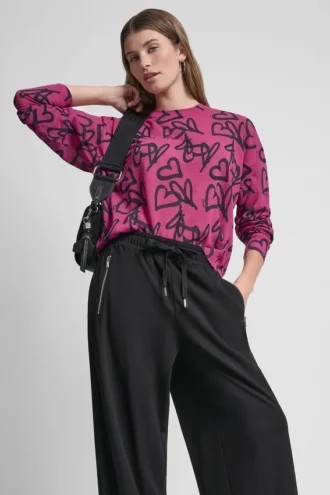 Graffiti-Herz-Pullover