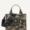Hadlee Kleine Shopper mit gesticktem Logo und Camouflage-Print Hadlee Kleine Shopper mit gesticktem Logo und Camouflage-Print