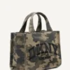 Hadlee Kleine Shopper mit gesticktem Logo und Camouflage-Print Hadlee Kleine Shopper mit gesticktem Logo und Camouflage-Print