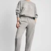 Hoch geschnittene Jogginghose mit Relaxed Fit und Logo Hoch geschnittene Jogginghose mit Relaxed Fit und Logo