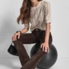 Hoch taillierte Bootcut-Hose Hoch taillierte Bootcut-Hose
