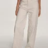 Hoch taillierte, gerade geschnittene Jeans Hoch taillierte, gerade geschnittene Jeans