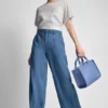 Hoch taillierte Hose mit Gürtel Hoch taillierte Hose mit Gürtel