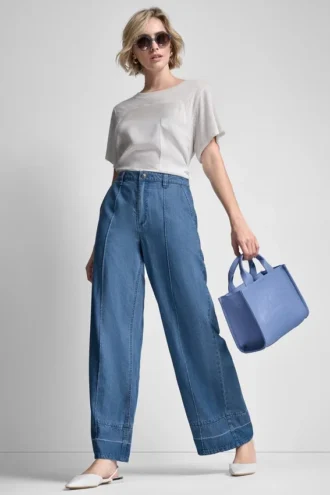Hoch taillierte Hose mit Gürtel