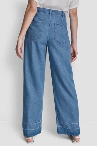 Hoch taillierte Hose mit Gürtel