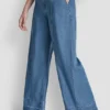 Hoch taillierte Hose mit Gürtel Hoch taillierte Hose mit Gürtel