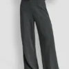 Hoch taillierte Hose mit weitem Bein Hoch taillierte Hose mit weitem Bein