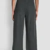 Hoch taillierte Hose mit weitem Bein Hoch taillierte Hose mit weitem Bein
