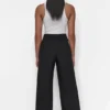 Hoch taillierte Hose mit weitem Bein Hoch taillierte Hose mit weitem Bein