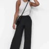 Hoch taillierte Hose mit weitem Bein Hoch taillierte Hose mit weitem Bein