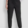 Hoch taillierte, schmal geschnittene Utility-Jogginghose Hoch taillierte, schmal geschnittene Utility-Jogginghose