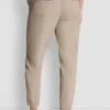Hoch taillierte, schmal geschnittene Utility-Jogginghose Hoch taillierte, schmal geschnittene Utility-Jogginghose