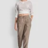 Hoch taillierte, schmal geschnittene Utility-Jogginghose Hoch taillierte, schmal geschnittene Utility-Jogginghose