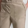 Hoch taillierte, schmal geschnittene Utility-Jogginghose Hoch taillierte, schmal geschnittene Utility-Jogginghose
