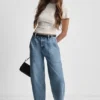 Hoch taillierte Utility-Jeans mit geradem Bein Hoch taillierte Utility-Jeans mit geradem Bein