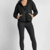Hoodie mit durchgehendem Reißverschluss und Gummizügen Hoodie mit durchgehendem Reißverschluss und Gummizügen