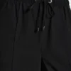Hose mit Naht und weitem Bein zum Hineinschlüpfen Hose mit Naht und weitem Bein zum Hineinschlüpfen