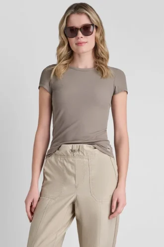 Hudson Rib T-Shirt mit farblich abgestimmtem Logo