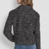 Jacke mit Knöpfen und praktischen Taschen Jacke mit Knöpfen und praktischen Taschen
