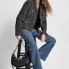 Jacke mit Knöpfen und praktischen Taschen Jacke mit Knöpfen und praktischen Taschen