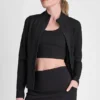 Jacke mit Trichterkragen Jacke mit Trichterkragen