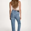 Jeans mit hoher Leibhöhe, geradem Bein, unversäuberten Bündchen und Umschlag Jeans mit hoher Leibhöhe, geradem Bein, unversäuberten Bündchen und Umschlag