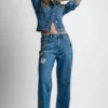 Jeans mit mittlerer Leibhöhe, Nieten und Aufnähern, Straight-Bein-Jeans
