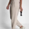 Jogginghose mit erhabener Stickerei und Strass-Logo Jogginghose mit erhabener Stickerei und Strass-Logo