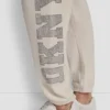 Jogginghose mit hochgeschnittenem Bund, Relaxed Fit und Varisty-Logo aus Strasssteinen Jogginghose mit hochgeschnittenem Bund, Relaxed Fit und Varisty-Logo aus Strasssteinen