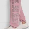 Jogginghose mit hochgeschnittenem Bund, Relaxed Fit und Varisty-Logo aus Strasssteinen Jogginghose mit hochgeschnittenem Bund, Relaxed Fit und Varisty-Logo aus Strasssteinen