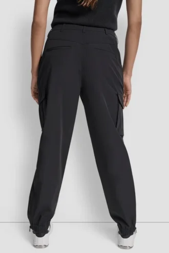Jogginghose mit hoher Taille und Reißverschluss am Knöchel