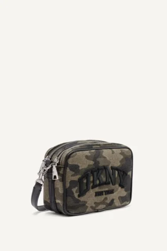 Kameratasche mit geprägtem Nell-Logo und Camouflage-Print