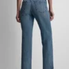 Klassische Straight-Jeans mit hoher Leibhöhe Klassische Straight-Jeans mit hoher Leibhöhe