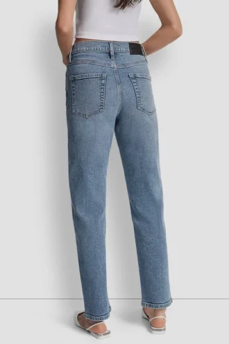 Klassische Straight-Jeans mit hoher Leibhöhe und gemischten Verzierungen