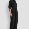 Kragenloser Jumpsuit mit Knopfleiste Kragenloser Jumpsuit mit Knopfleiste