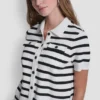 Kurzärmelige gestreifte Polo-Strickjacke Kurzärmelige gestreifte Polo-Strickjacke
