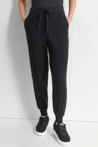 Kuscheliger Pullover mit Zopfmuster als Jogginghose Kuscheliger Pullover mit Zopfmuster als Jogginghose